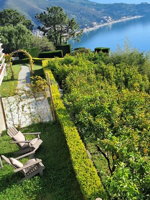 Property grounds - VILLA AGA (Groppino-torbora)