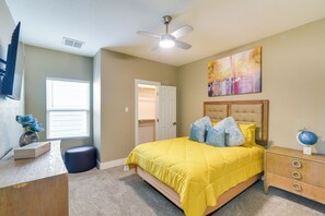Interior - Pool Table & Fenced Yard: Home 5 Mi to NRG Stadium (Houston)
