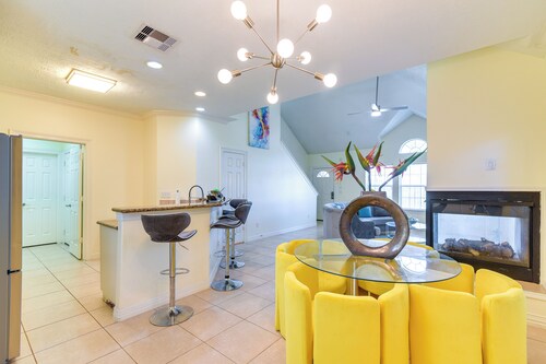 Fenced Yard, < 2 Mi to Dtwn Houston: Family Home!