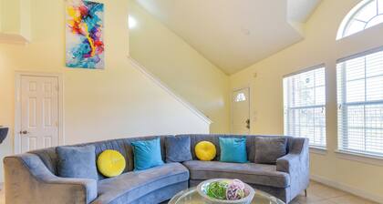 Fenced Yard, < 2 Mi to Dtwn Houston: Family Home!