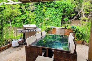 Interior - 4BR Home w/ Private Backyard, Fire Pit (La Jolla)
