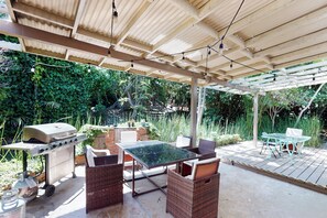 Interior - 4BR Home w/ Private Backyard, Fire Pit (La Jolla)