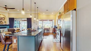 House (3 Bedrooms) | Interior