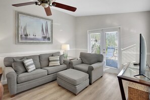 Apartment (2 Bedrooms) | Interior - 2 BR Condo w/ Gulf Views & Modern Amenities (Holmes Beach)