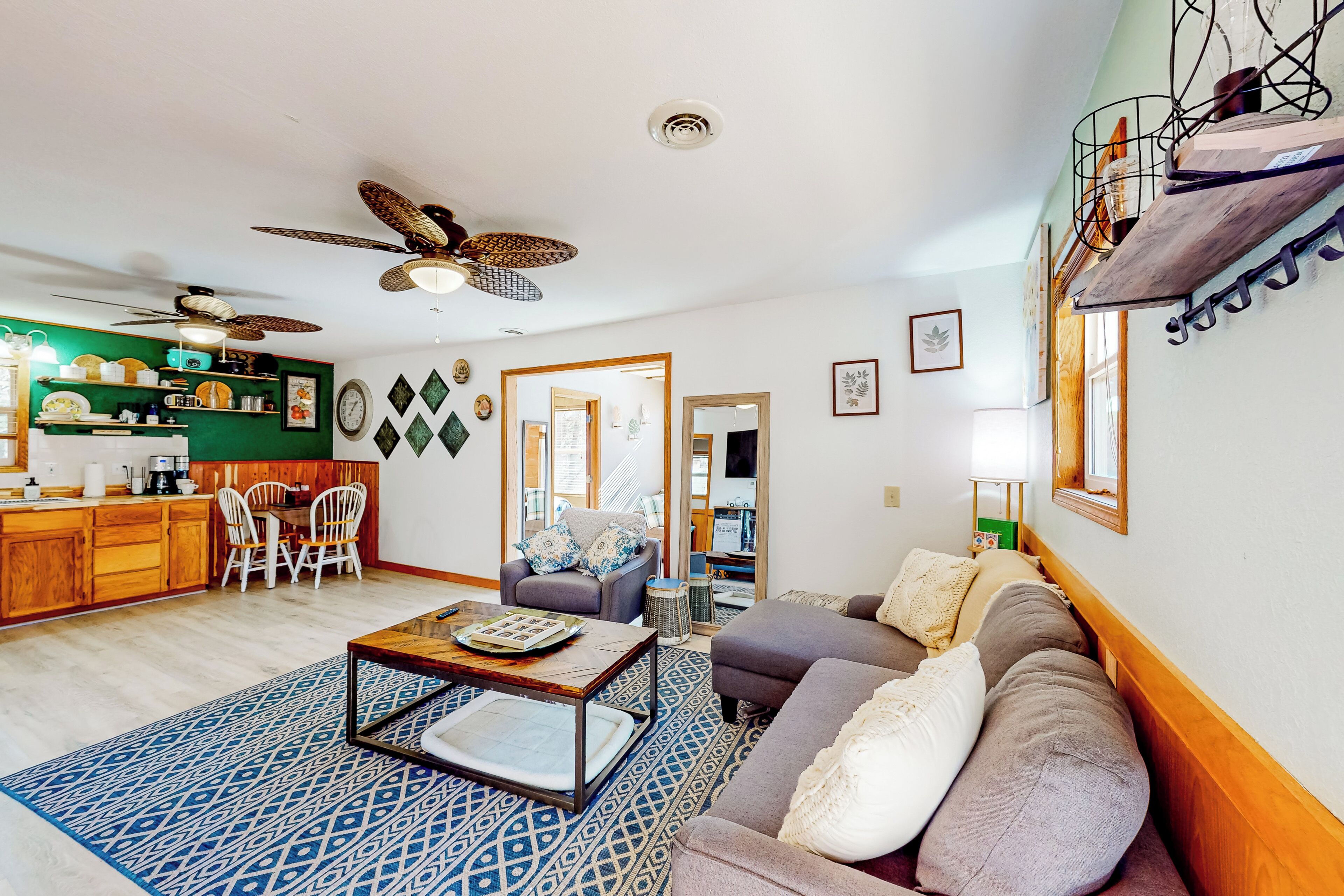 House (3 Bedrooms) | Interior