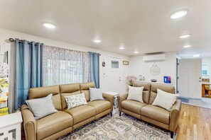 House (3 Bedrooms) | Interior - 1 Mi to Campus! Family Home w/ Game Room in Eugene (Eugene)