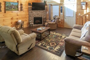 House (2 Bedrooms) | Interior - 2 BR Pigeon Forge Home w/ Porch & Hot Tub (Pigeon Forge)