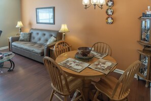 Interior - 1 BR Home w/ Jetted Tub & Cozy Living Room (Pigeon Forge)