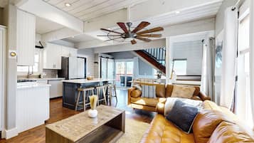 House (3 Bedrooms) | Interior