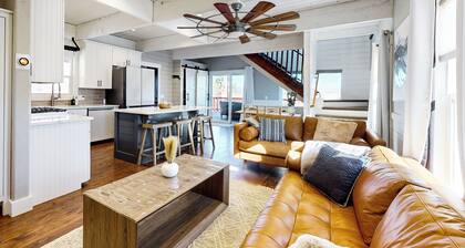 3BR Cabin w/ Private Hot Tub & Fire Pit