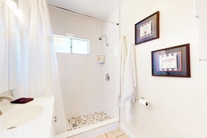 House (4 Bedrooms) | Interior - Two Dog-friendly Home, Close to Wine Country (Fallbrook)
