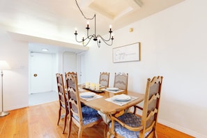 House (4 Bedrooms) | Interior - Two Dog-friendly Home, Close to Wine Country (Fallbrook)