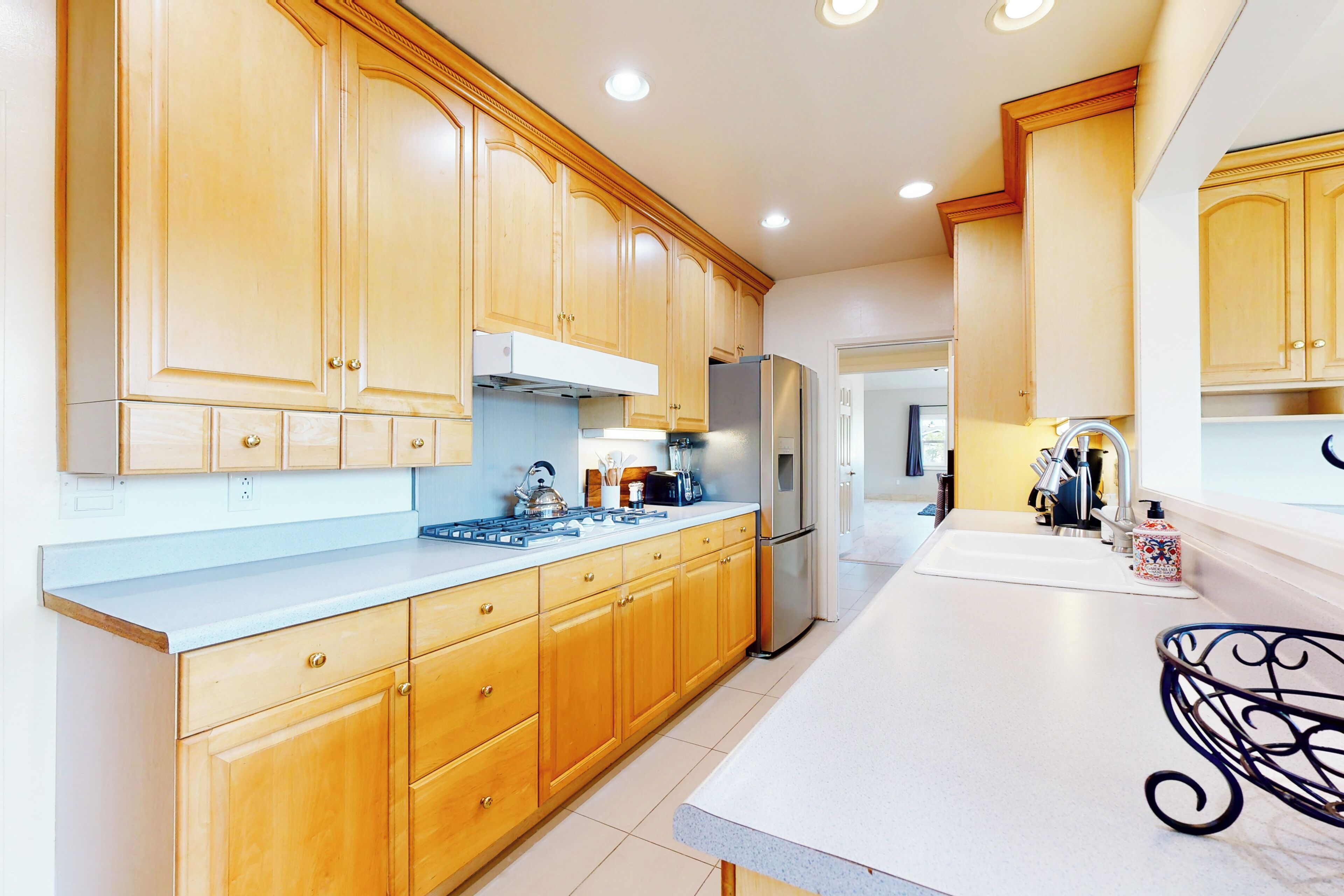 المنشأة من الداخل