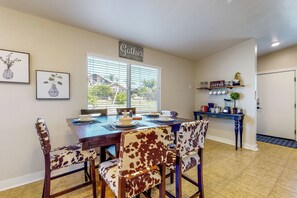 House (4 Bedrooms) | Interior - Two Dog-friendly Home, Close to Wine Country (Fallbrook)