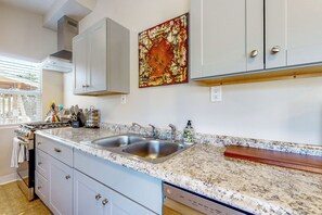 House (4 Bedrooms) | Interior - Two Dog-friendly Home, Close to Wine Country (Fallbrook)