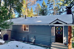 House (3 Bedrooms) | Interior - 3BR Idyllic Cabin in the Woods w/ Wood Fireplace (Crestline)