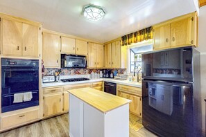 House (3 Bedrooms) | Interior - 3BR Idyllic Cabin in the Woods w/ Wood Fireplace (Crestline)