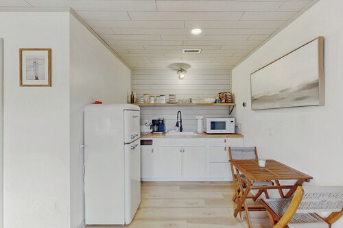 Entire House - Serenity in Surf City