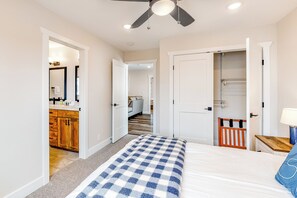 Apartment (4 Bedrooms) | Interior - Mtn-view Home w/ Hot Tub & Fire Pit in Brian Head! (Brian Head)