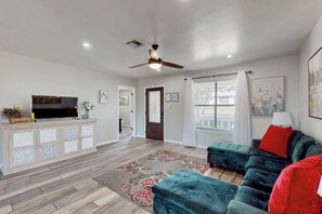 House (3 Bedrooms) | Interior - 3BR Family-friendly Home w/ Patio & BBQ (Fredericksburg)