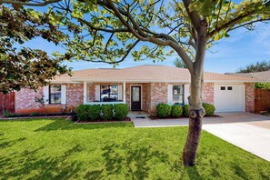 House (3 Bedrooms) | Front of property - 3BR Family-friendly Home w/ Patio & BBQ (Fredericksburg)