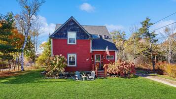 Rumah (4 Bedrooms) | Bagian depan properti