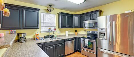 House (3 Bedrooms) | Interior