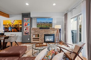 Smart TV, fireplace - New Listing! Walk to City Park & Restaurants |  Extended Stays | Central AC (Denver)
