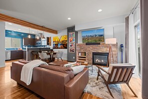 Smart TV, fireplace - New Listing! Walk to City Park & Restaurants |  Extended Stays | Central AC (Denver)
