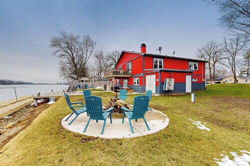 Lakefront Home w/ Fire Pit on Lake Marie