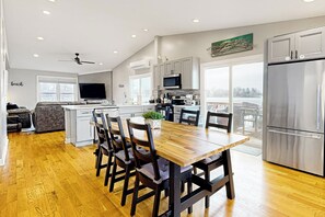 Apartment (3 Bedrooms) | Interior - Lakefront Home w/ Fire Pit on Lake Marie (Antioch)