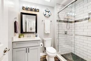 Apartment (3 Bedrooms) | Interior - Lakefront Home w/ Fire Pit on Lake Marie (Antioch)