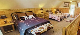 1 BR Bunk House on Long Hollow Ranch, Dog Friendly