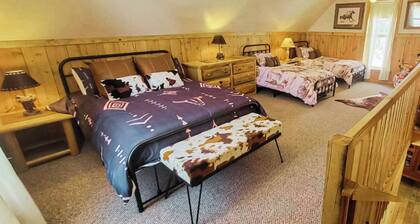 1 BR Bunk House on Long Hollow Ranch, Dog Friendly