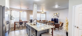 3BR w/ Yard, Updated Interior w/ A/C & W&D