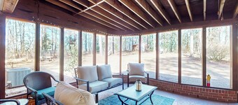 3BR Dog-friendly Charmer w/ Game Tables, Sunroom