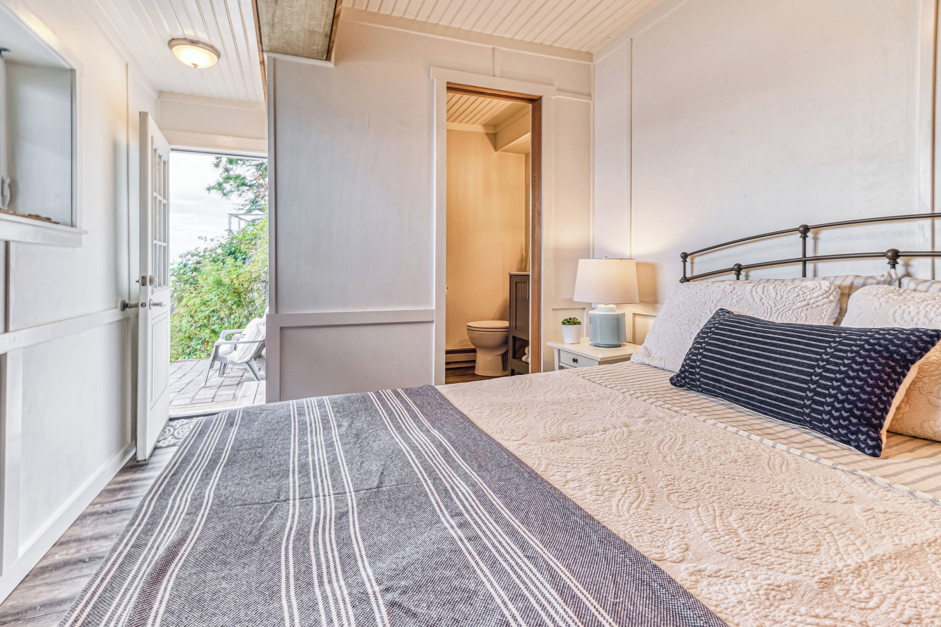 Apartment (0 Bedroom) | Interior