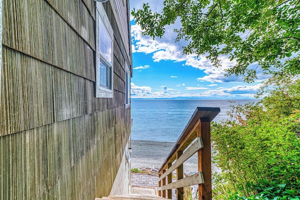 Apartment (0 Bedroom) | Interior - Beachfront Studio w/ Lovely Views, Private Patio (Point Roberts)