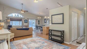 House (2 Bedrooms) | Interior