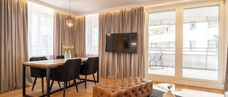Deluxe Apartment, 1 Bedroom, Balcony | Living area