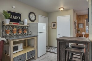 Apartment (0 Bedroom) | Interior - Studio w/ Streaming & Board Games (Fairbanks)