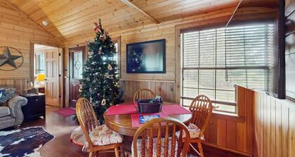 Water-view Cabin w/ Front Porch, W & D, Streaming