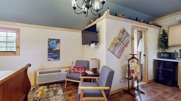 House (1 Bedroom) | Interior