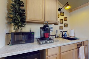 House (5 Bedrooms) | Interior - 4 Cabins - Reindeer Ranch at Round Top (Ledbetter)