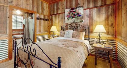 4 Cabins - Reindeer Ranch at Round Top