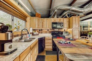 House (5 Bedrooms) | Interior - 4 Cabins - Reindeer Ranch at Round Top (Ledbetter)