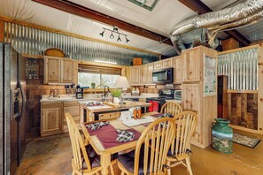 บ้านพัก (5 Bedrooms) | ภา ยใน