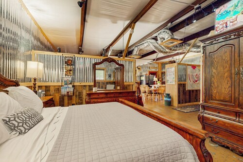 4 Cabins - Reindeer Ranch at Round Top