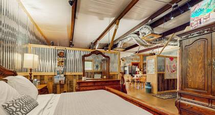 4 Cabins - Reindeer Ranch at Round Top