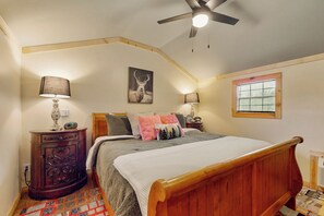 House (5 Bedrooms) | Interior - 4 Cabins - Reindeer Ranch at Round Top (Ledbetter)